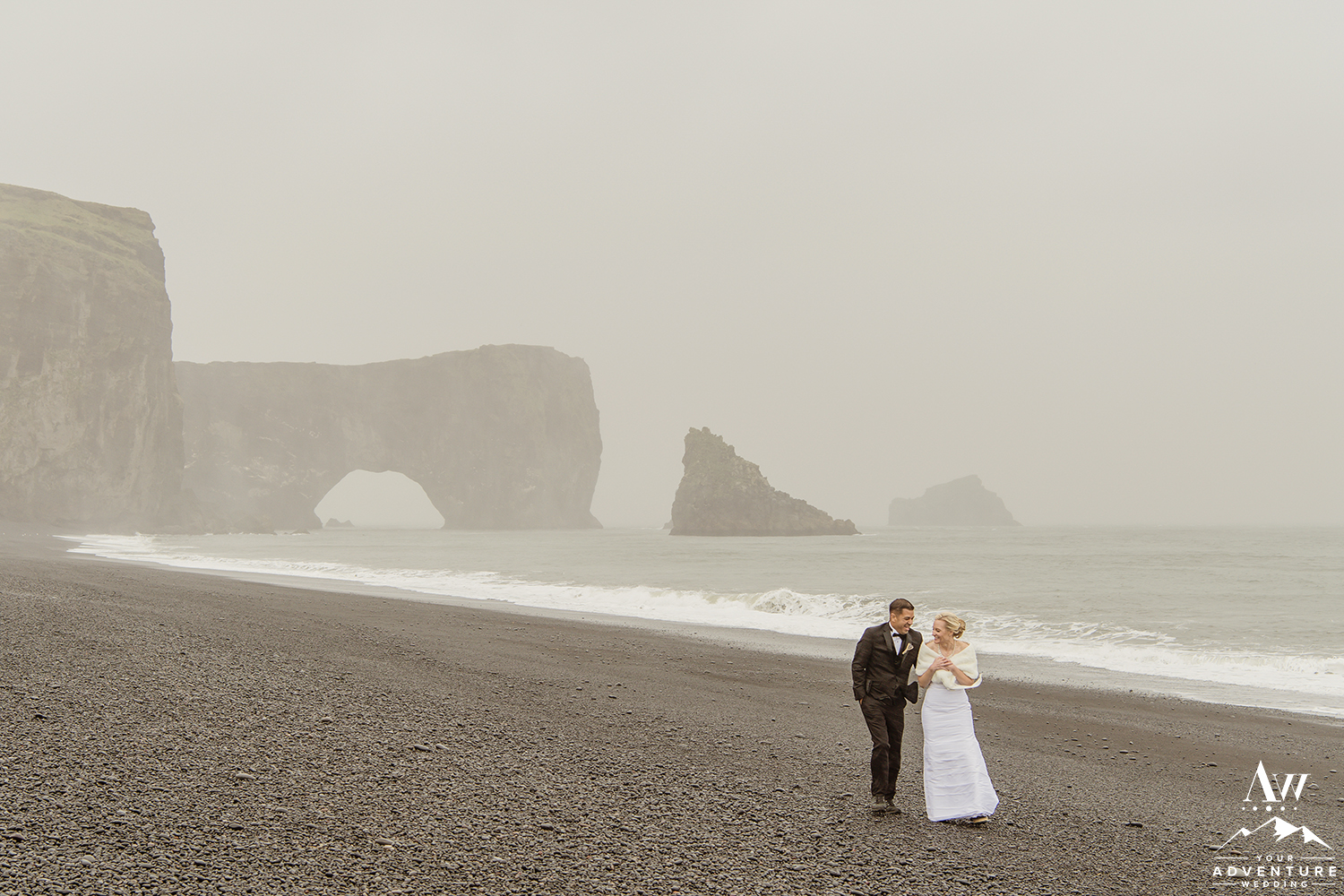 iceland-beach-wedding-your-adventure-wedding